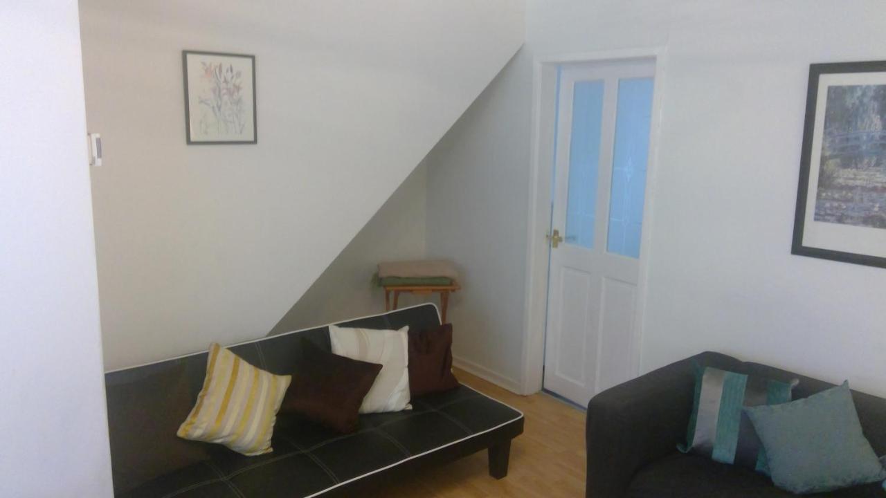 شقة Delightful House With Big Ambitions لييغ المظهر الخارجي الصورة